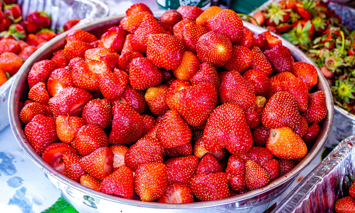 bowl of strawberries